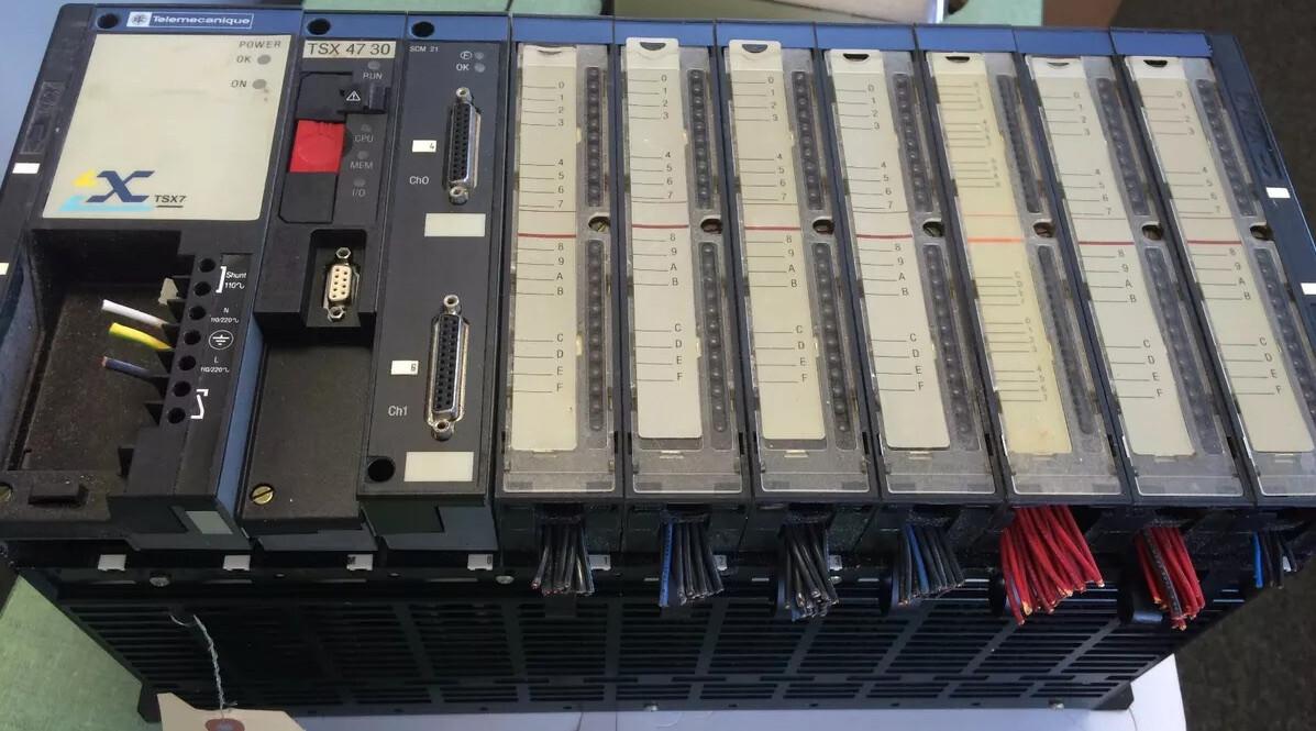 TSX7 SYSTEM TXS 47 30 CPU,I/O'S,SCM 21,TSXRKN82,TSX SUP 70,CR