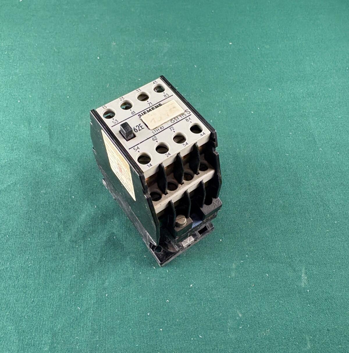 Auxiliary Contactor 3TH8262-0AM0 SIE12)