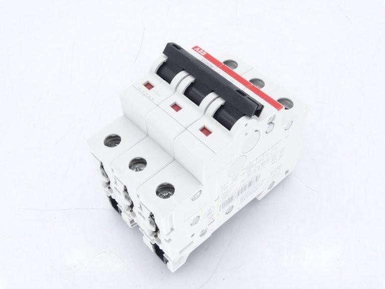 BROWN BOVERI ST203M-K60 CIRCUIT BREAKER
