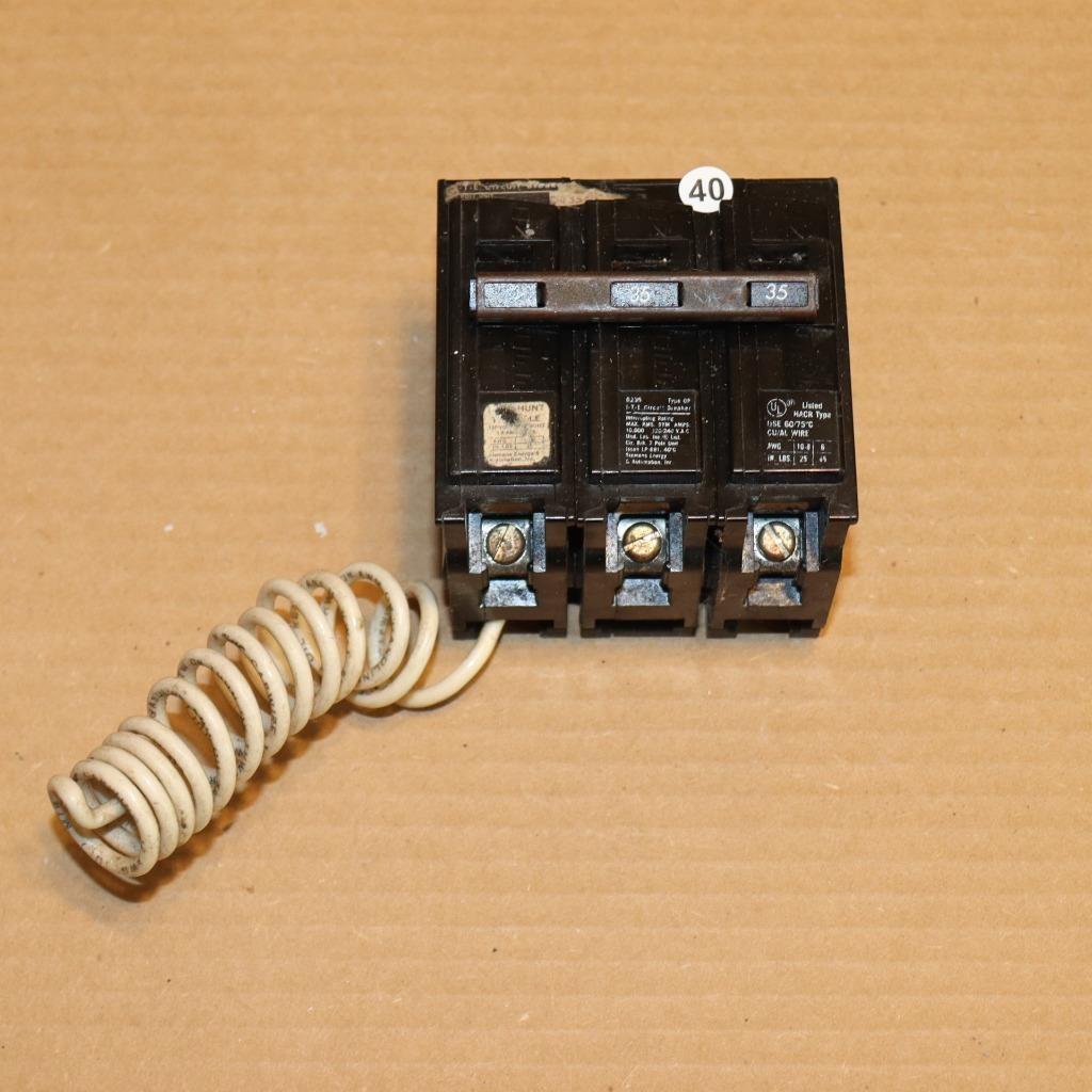 QP Q23500S01 POLE 240V 35 AMP SHUNT TRIP CIRCUIT BREAKER
