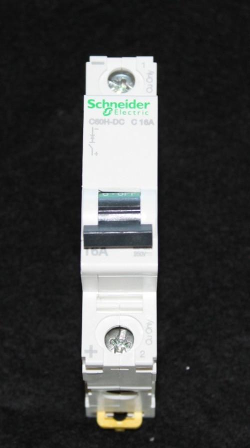 A9N61511 miniature circuit breaker C60H pole 16