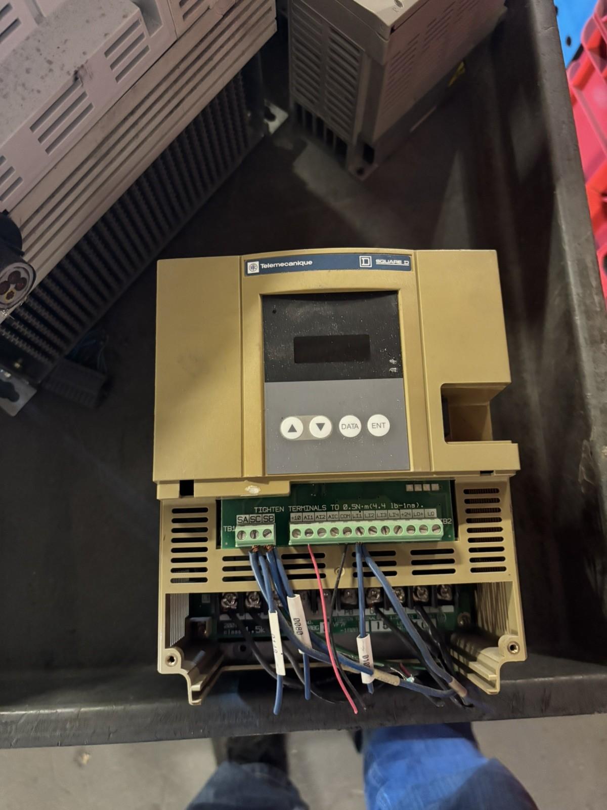Telemecanique ATV18U29M2 ALTIVAR 18 Variable AC Drive NO COVER