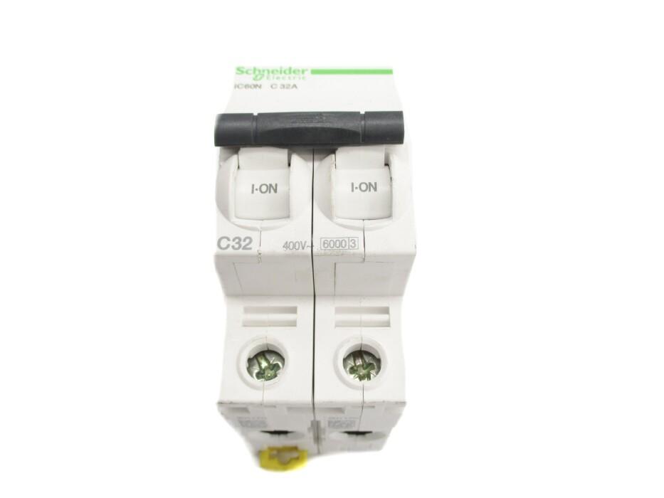 A9F79232 32A 400V UNMP