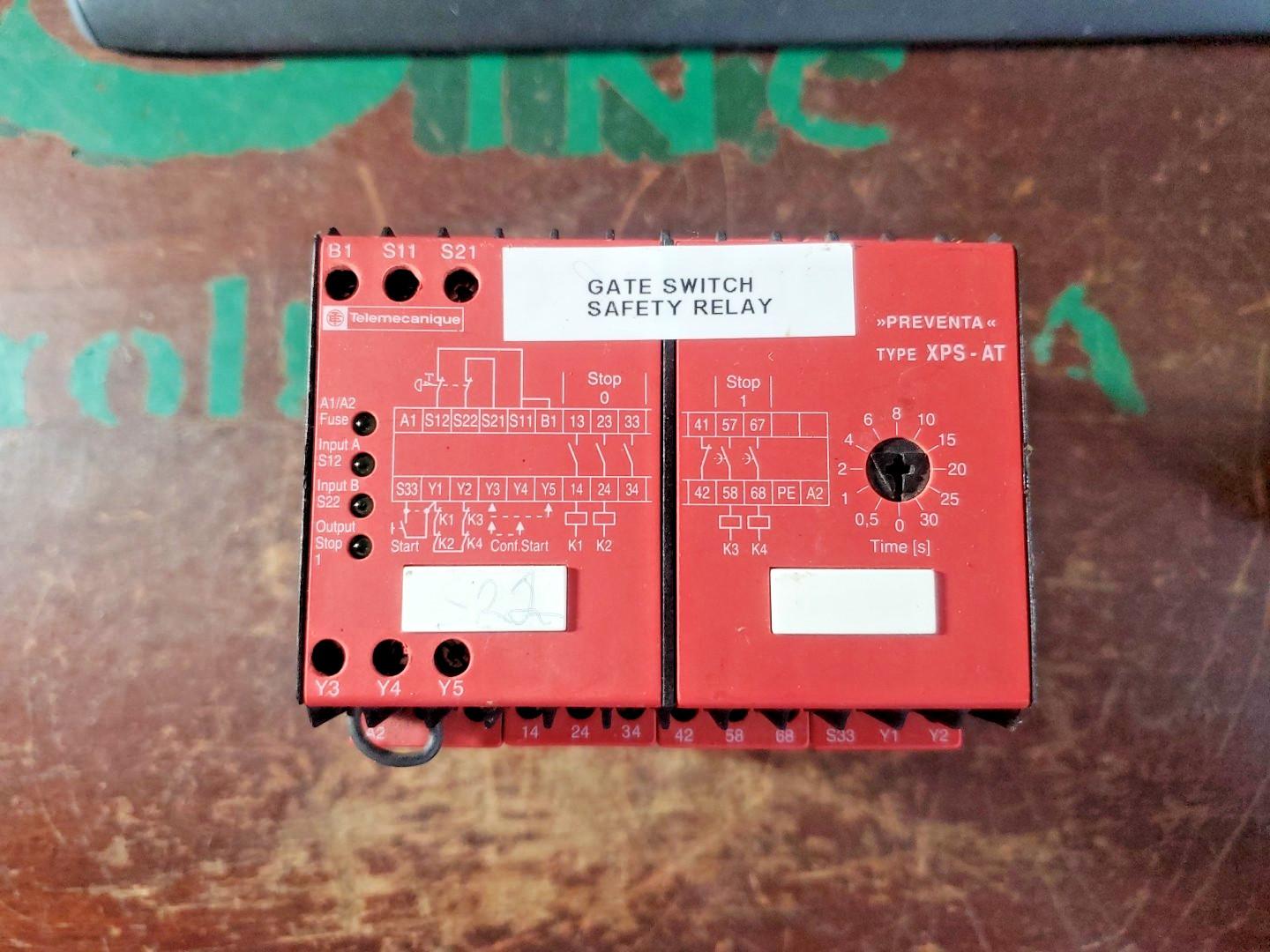 XPS-AT Safety Relay XPSAT5110 VR7)