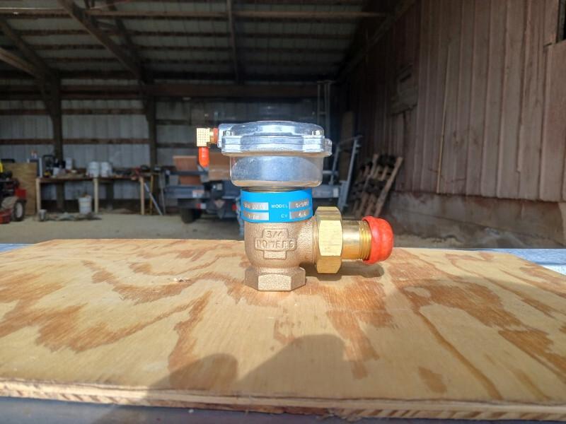 Landi 2-WAY NO Angle Union Valve, 3/4" NPT, 3-8 PSI-656-0018