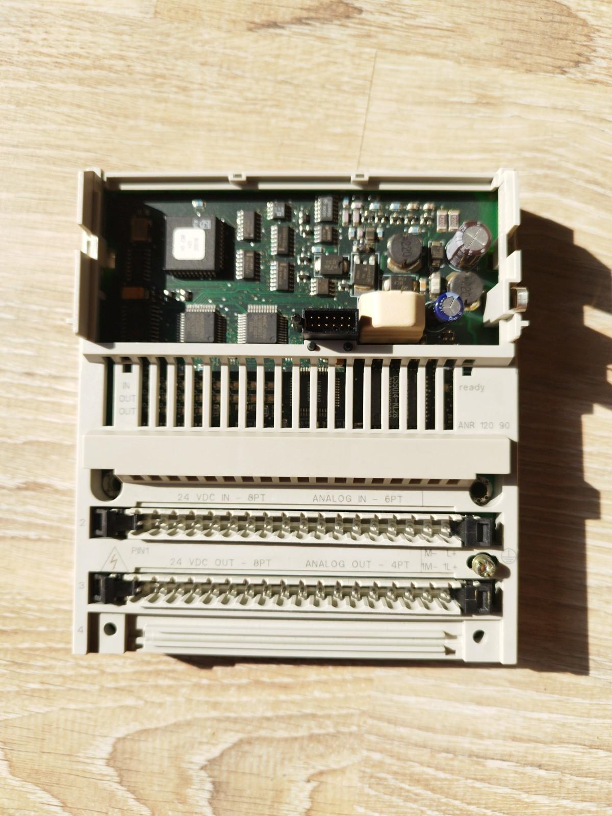 distributed analog/discrete I/O Modicon Momentum