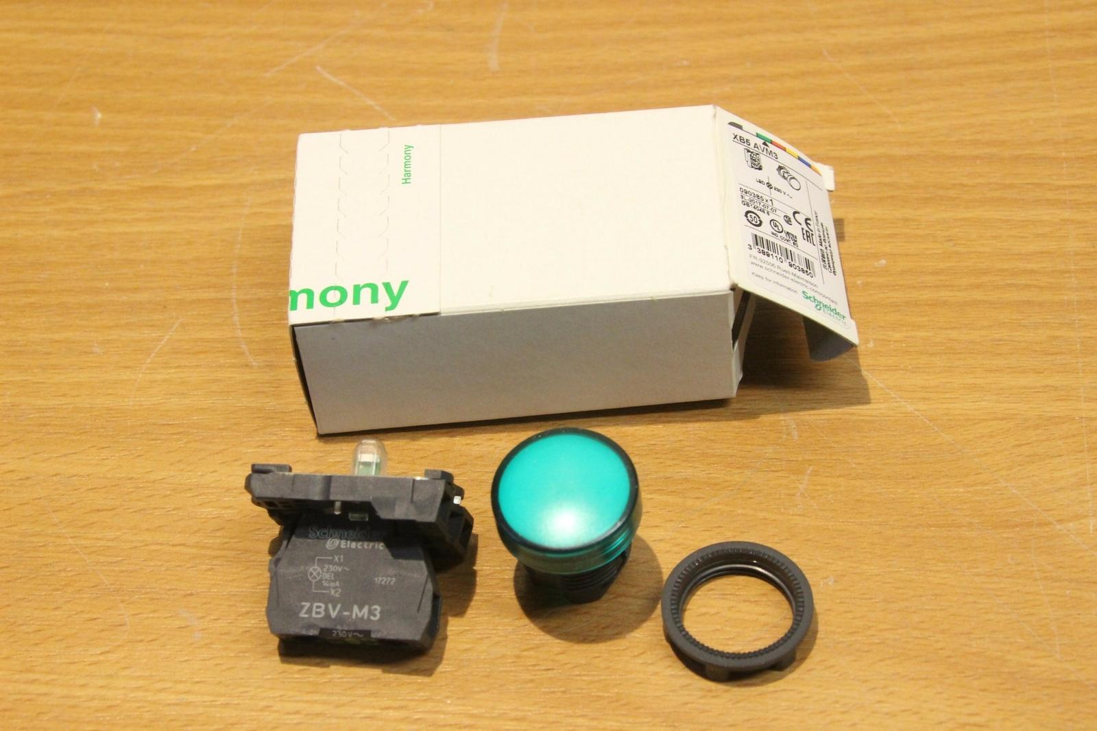 Pilot light, Harmony XB5, grey plastic, green, 22mm, universal LED, plain lens, 230...240V AC