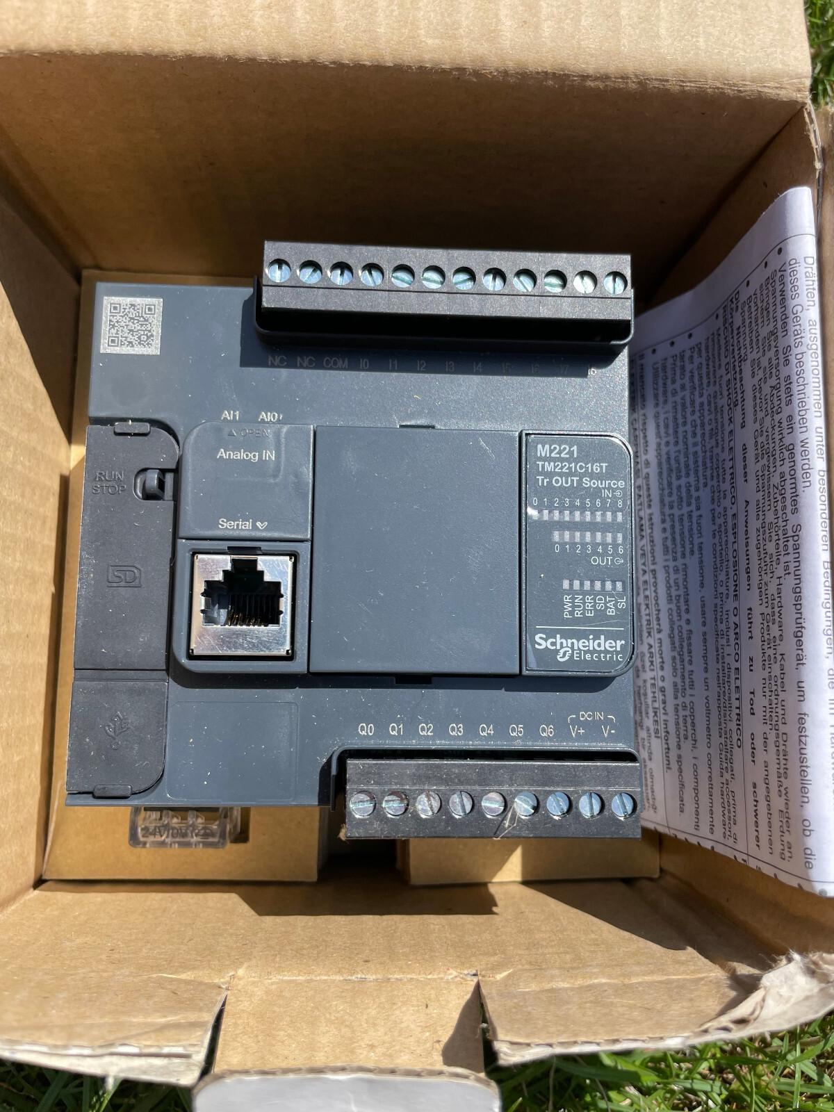 logic controller, Modicon M221, 16 IO, 9 DI, 7 DO, transistor, PNP