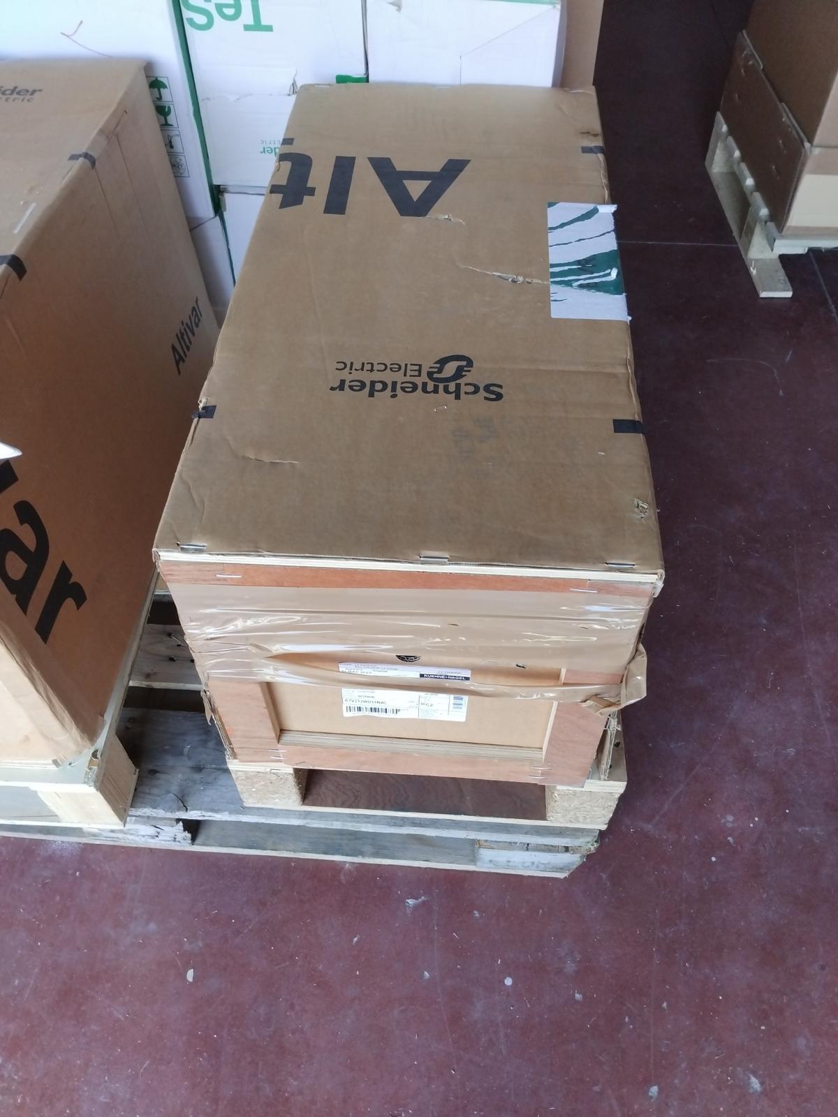 variable speed drive, Altivar 212, 11kW, 15hp, 480V, 3 phases, with EMC class C2, IP55