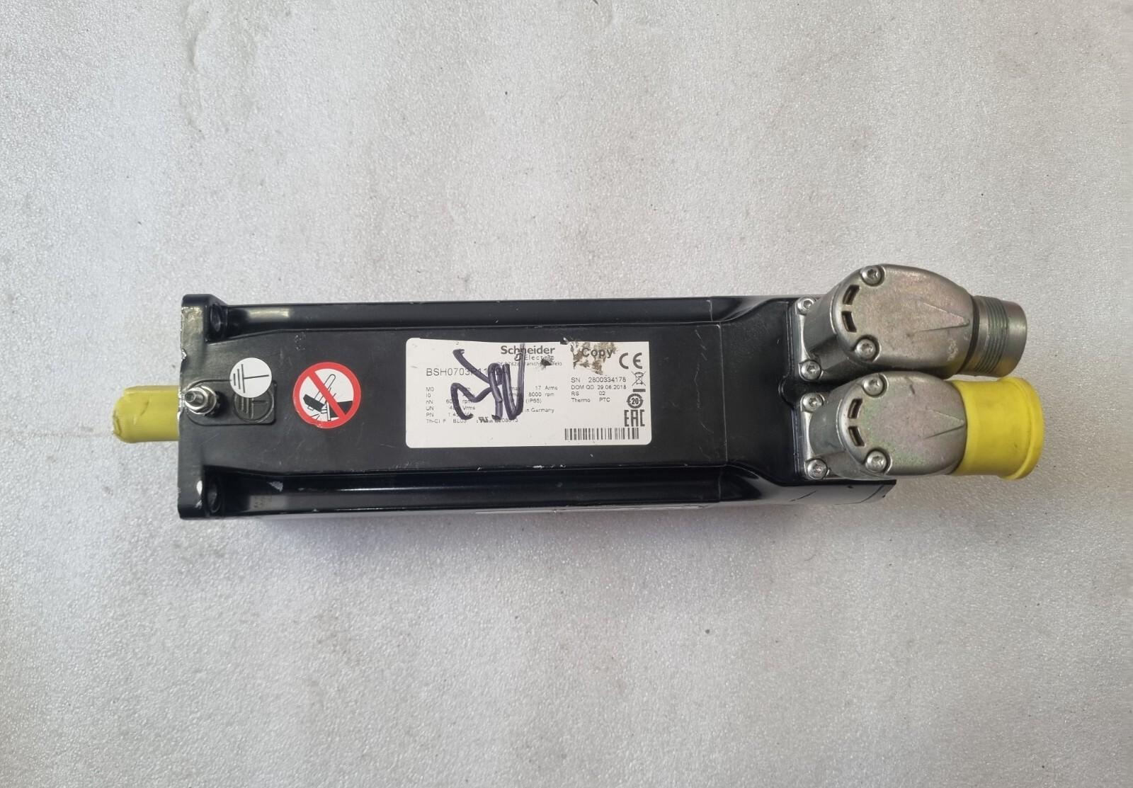 servo motor BSH, Lexium 05, 1.1N.m, 3000rpm, 70mm, keyed shaft, Sincos single turn, without brake, IP50