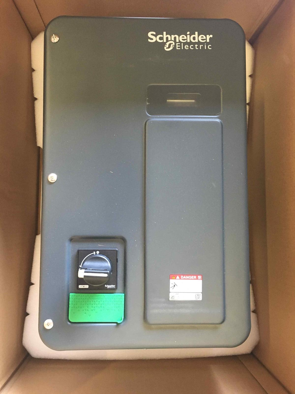 variable speed drive, Altivar Machine ATV320, 5.5kW, 380 to 500V, 3 phases, enclosed, IP65