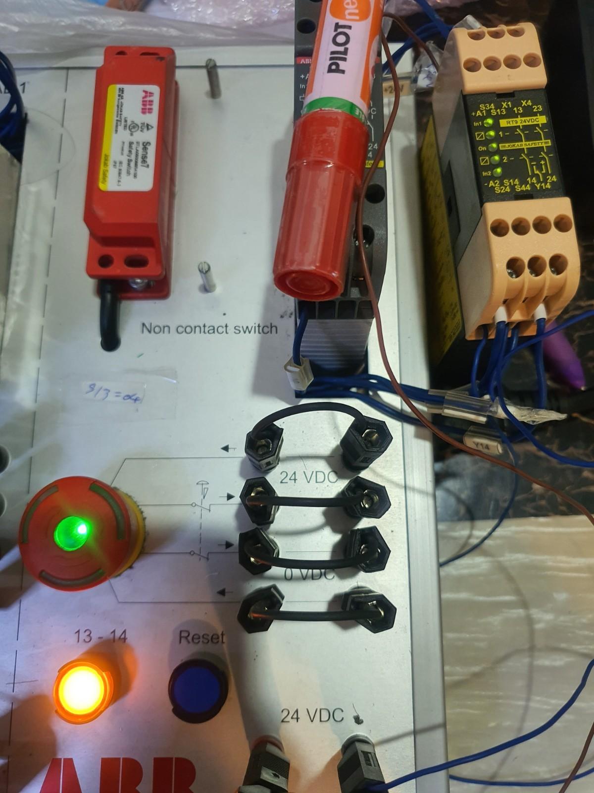 RT9 24DC Safety relay