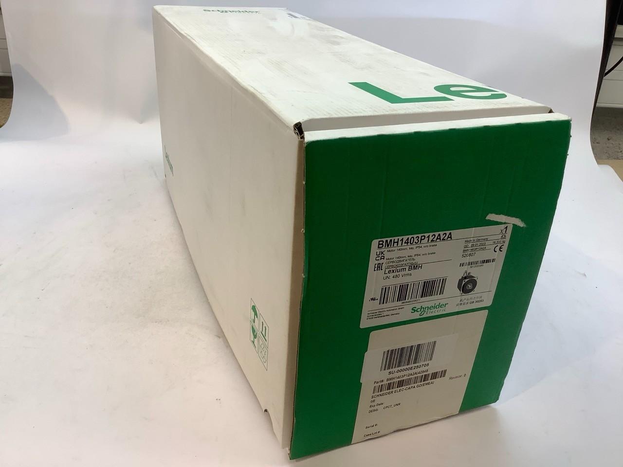 servo motor BMH, Lexium 32, 24Nm, 4000rpm, keyed shaft, without brake, IP54, 128 multiturn encoder, 3 phases