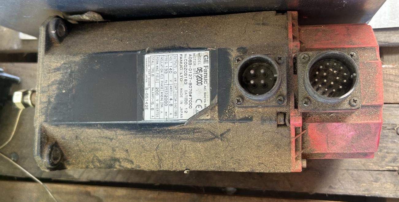 GE A06B-0127-B076#7000 AC Servo Motor 6/2000 2000 RPM 1.0kW 140V