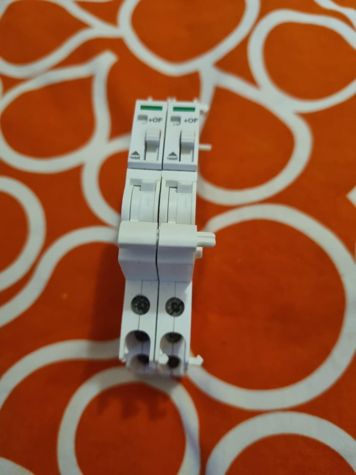 Acti 9 - Auxiliary Contact iOF - 1 C/O - AC/DC
