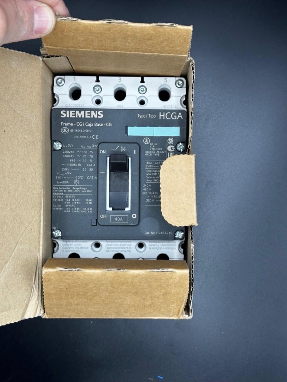 BREAKER VL CG 40A T/M 3P 65KA W/O LUGS