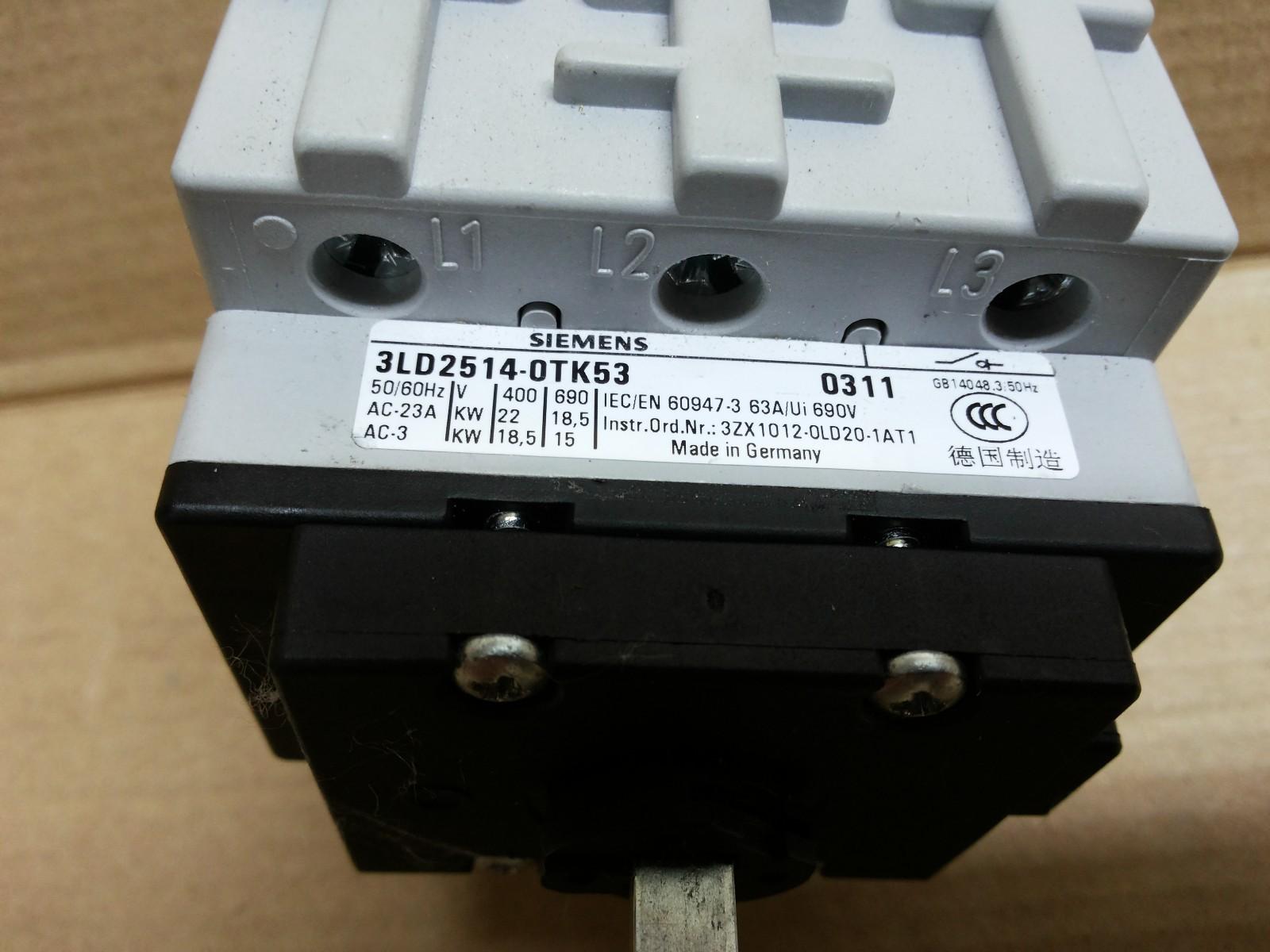 DISC SW 63A DOOR ROT HDL 4HOLE R/Y 3P