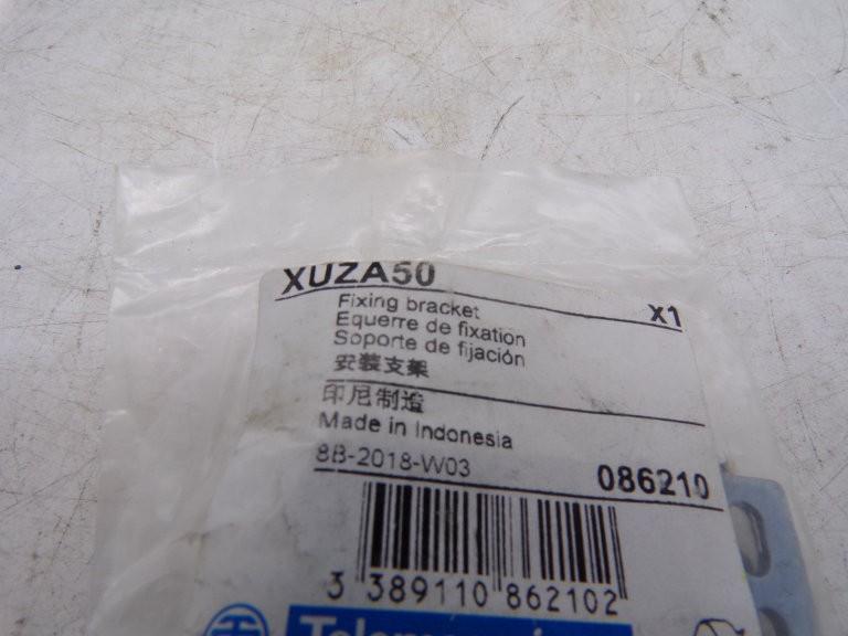 Fixing bracket, Photoelectric sensors XU, accessory for sensor, XUM, metal