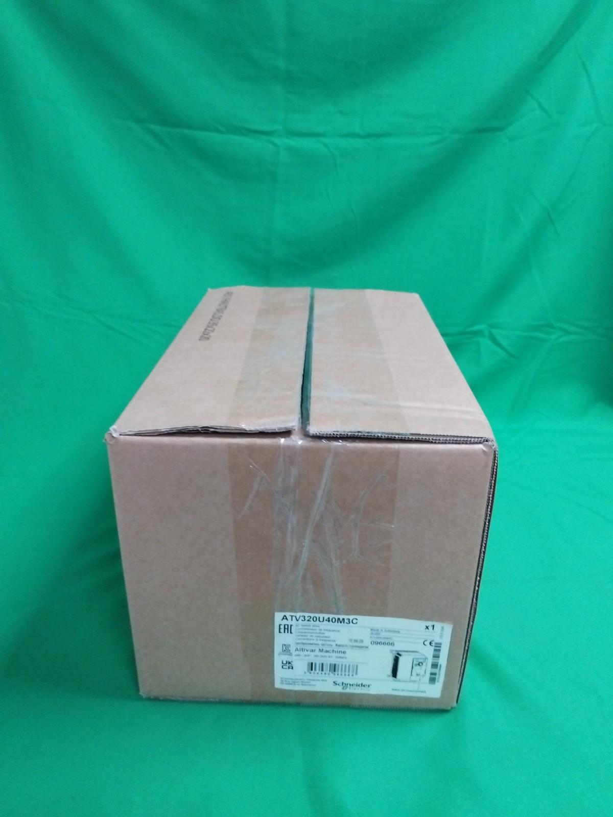 variable speed drive, Altivar Machine ATV320, 4kW, 200 to 240V, 3 phases, compact