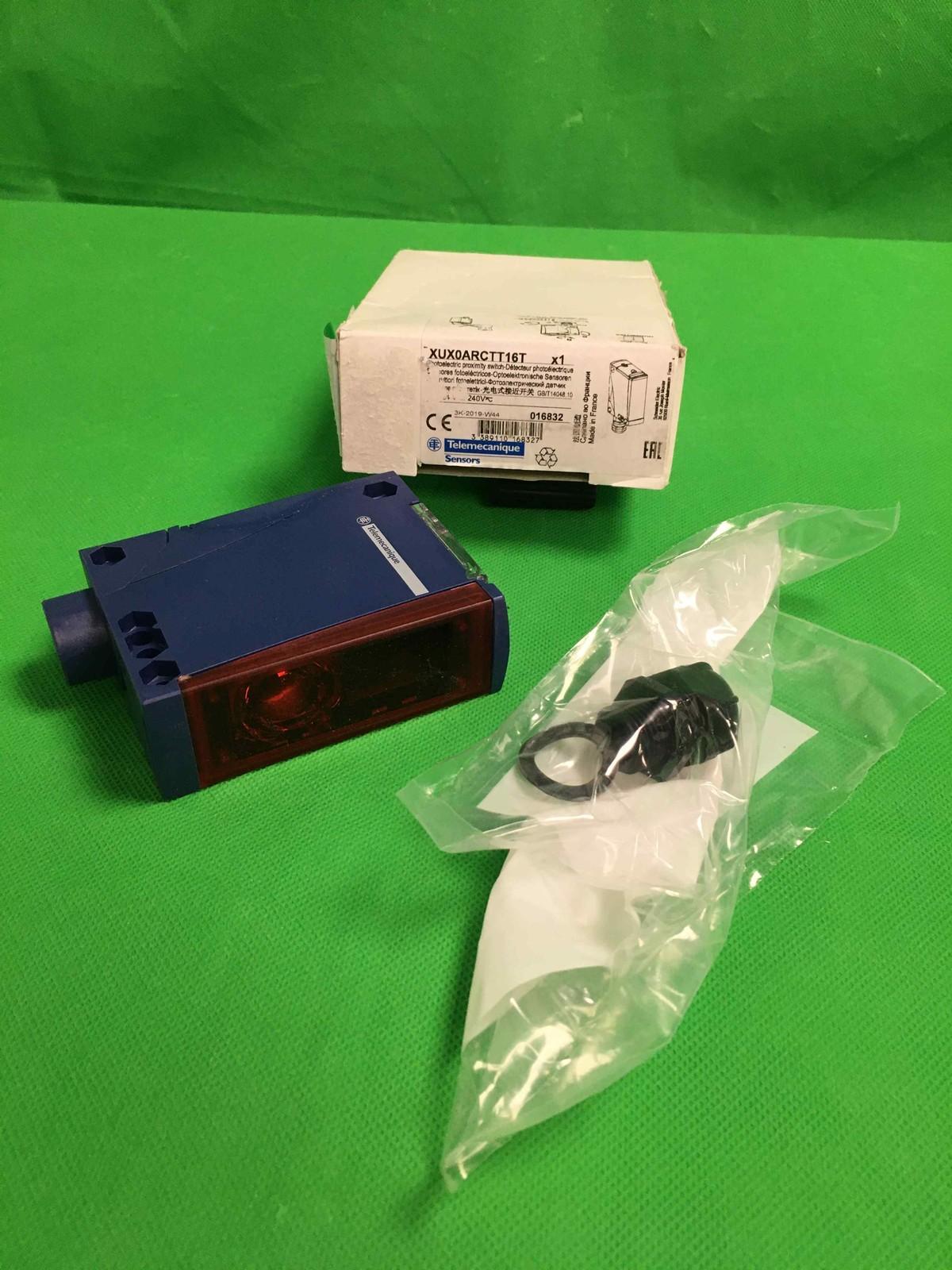 Photoelectric sensors XU, XUX, emitter, 24...240VAC/DC, terminals