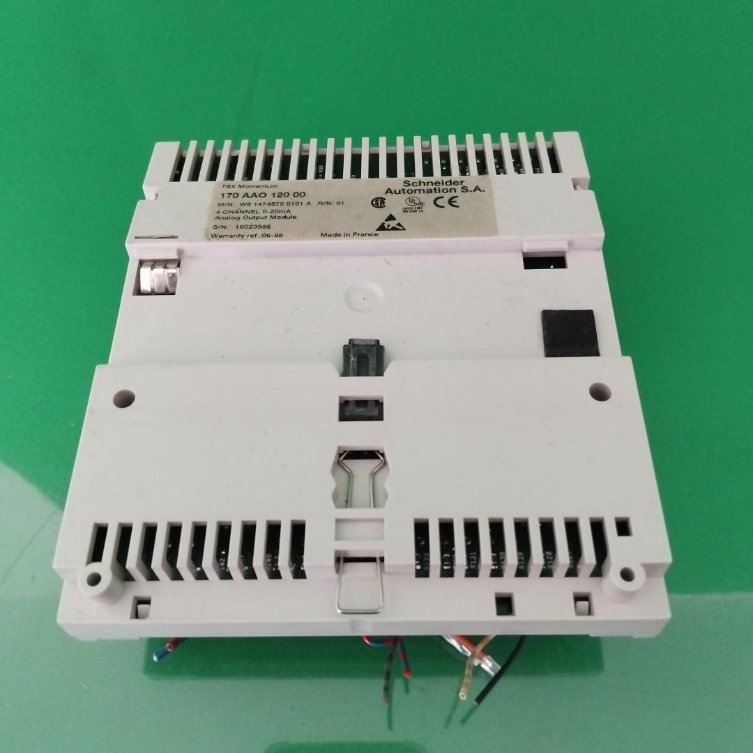 distributed analog output Modicon Momentum - 4 Output - 0..20 mA