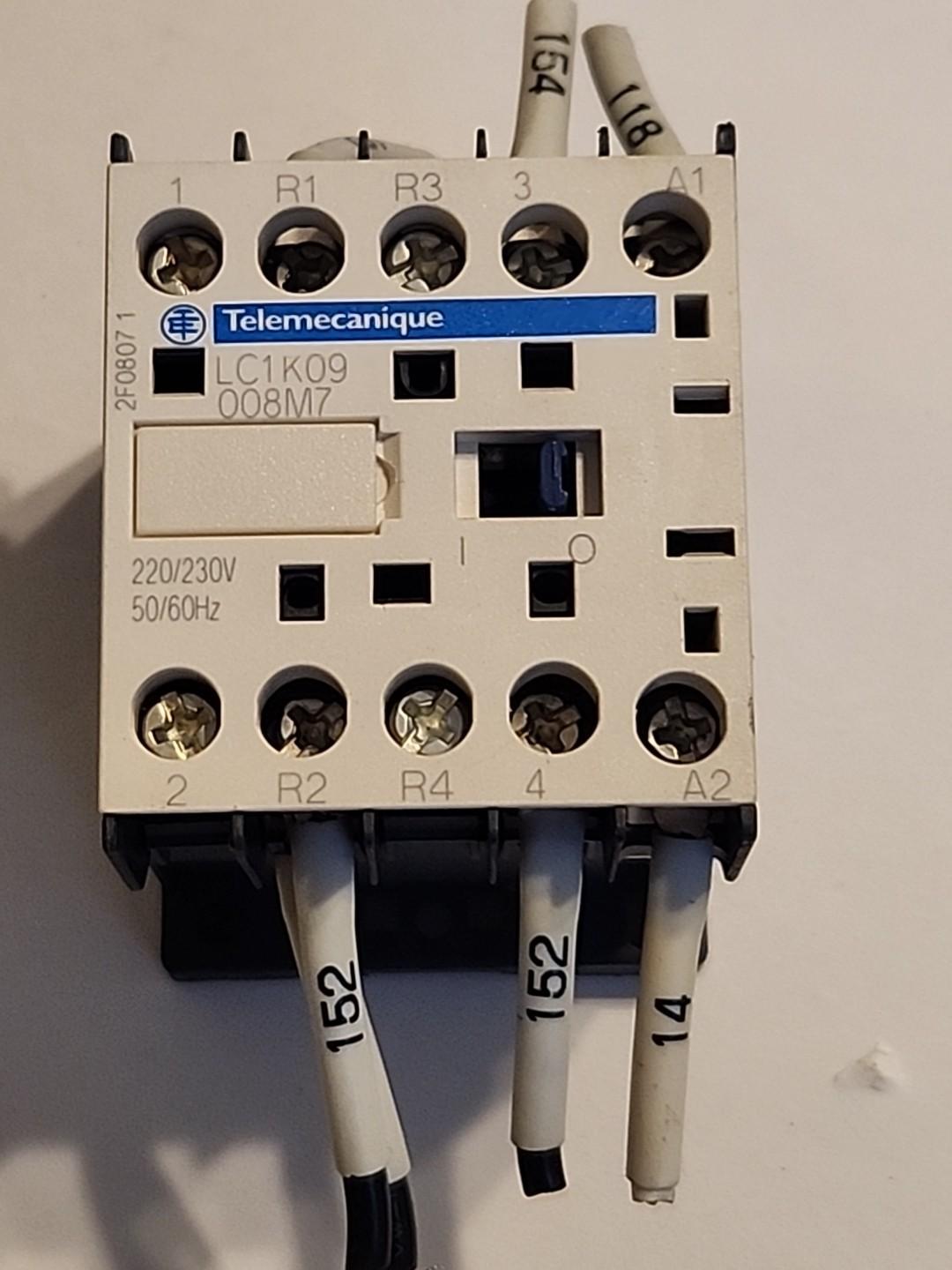 Contactor, TeSys K, 4P, 2 NO + 2 NC, AC-1, lt or eq to 440V 10A, 220 to 230VAC coil