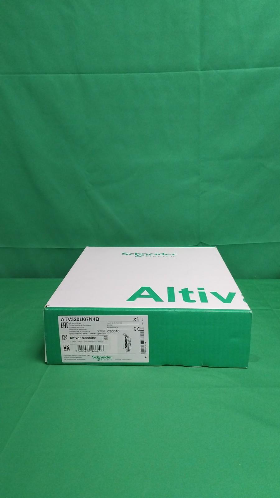 variable speed drive, Altivar Machine ATV320, 0.75kW, 380 to 500V, 3 phases, book