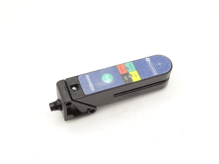 Photoelectric sensors XU, thru beam, Sn 2 mm, NO or NC, M8 connector