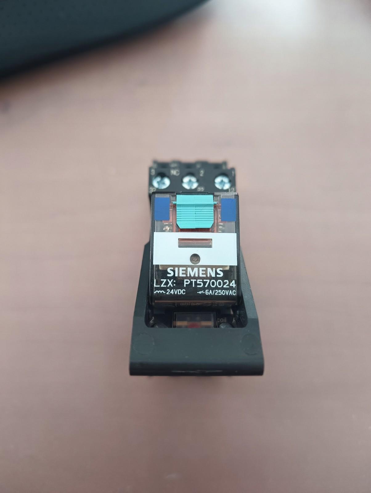 PLUG-IN RELAY COMPLETE UNIT AC230V, 3 CO