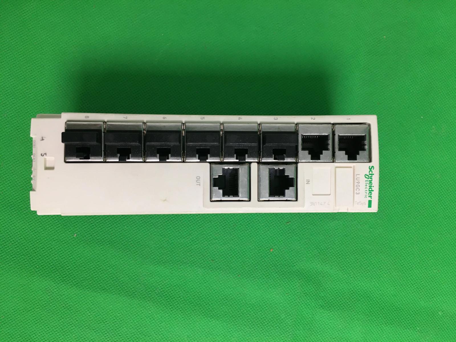 Modbus hub, TeSys Ultra, 10 RJ45 and 1 screw terminal block