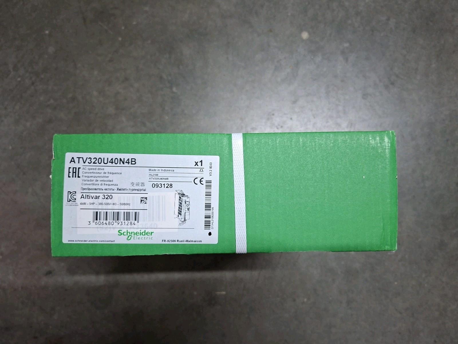 variable speed drive, Altivar Machine ATV320, 4kW, 380 to 500V, 3 phases, book
