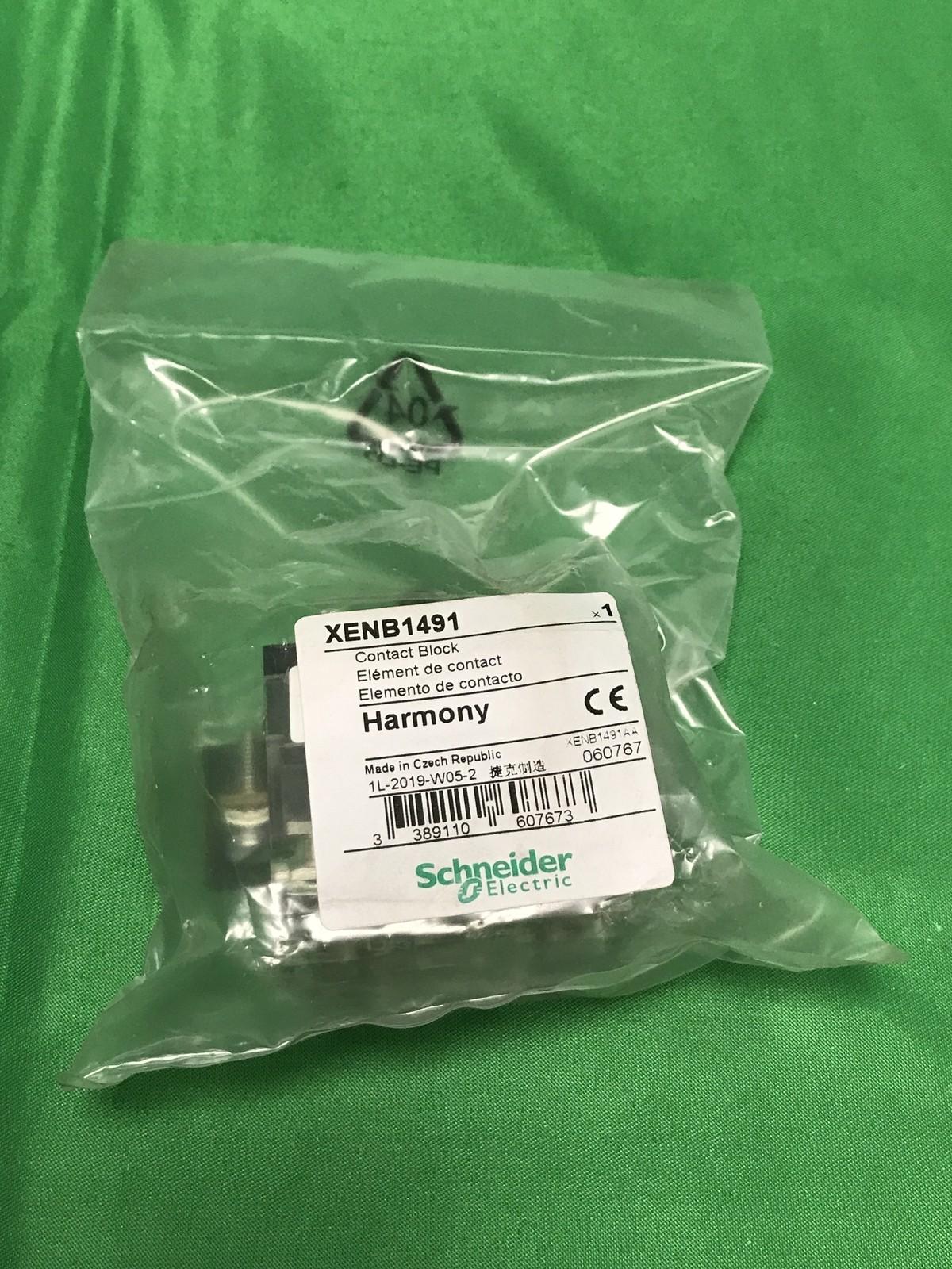 spring return contact block - 1 OC + 1 NO - front mounting, 30 or 40 mm centres