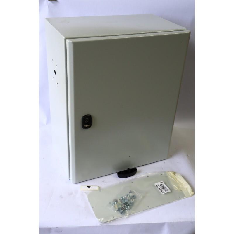 Wall mounted steel enclosure, Spacial S3D, plain door, without mounting plate, 500x400x250mm, IP66, IK10