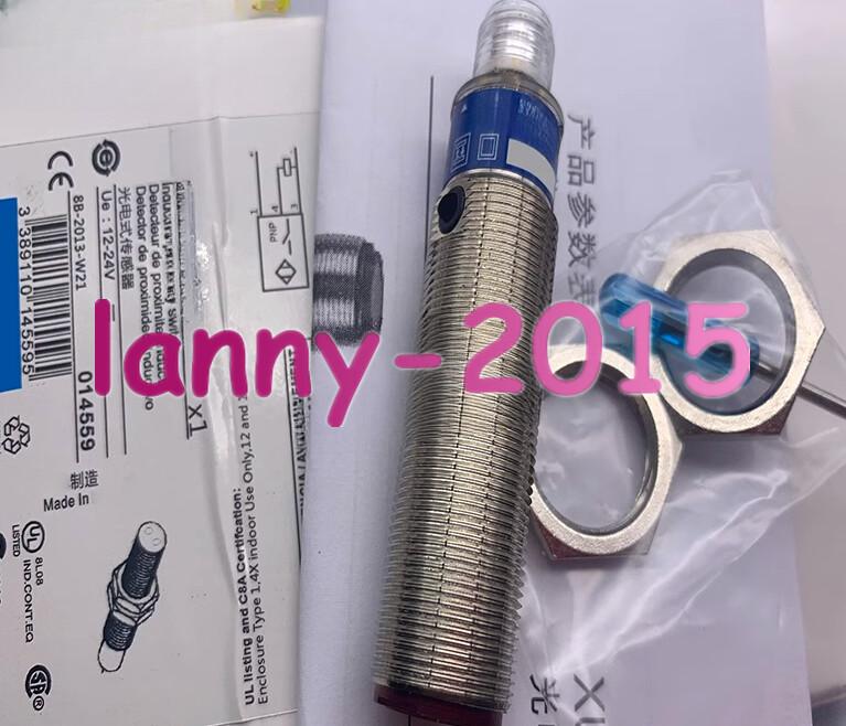 Photoelectric sensors XU, XUB, diffuse, Sn 0.6 m, 12...24 VDC, M12