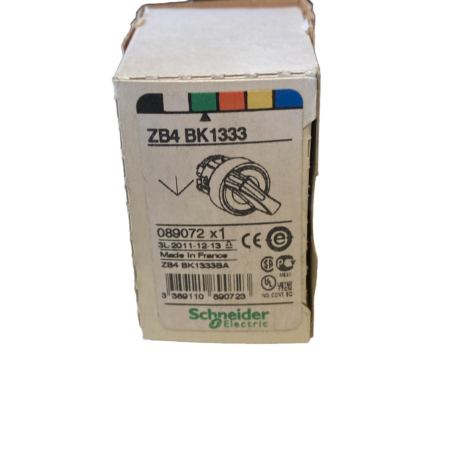 Head for illuminated selector switch, Harmony XB4, metal, green handle, 22mm, universal LED, 3 positions, stay put