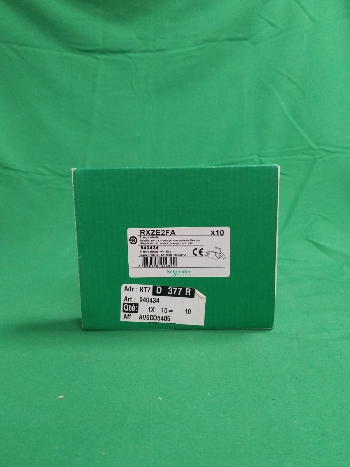 Harmony, Mounting adaptor with panel mounting lugs, for RPM and RXM relay