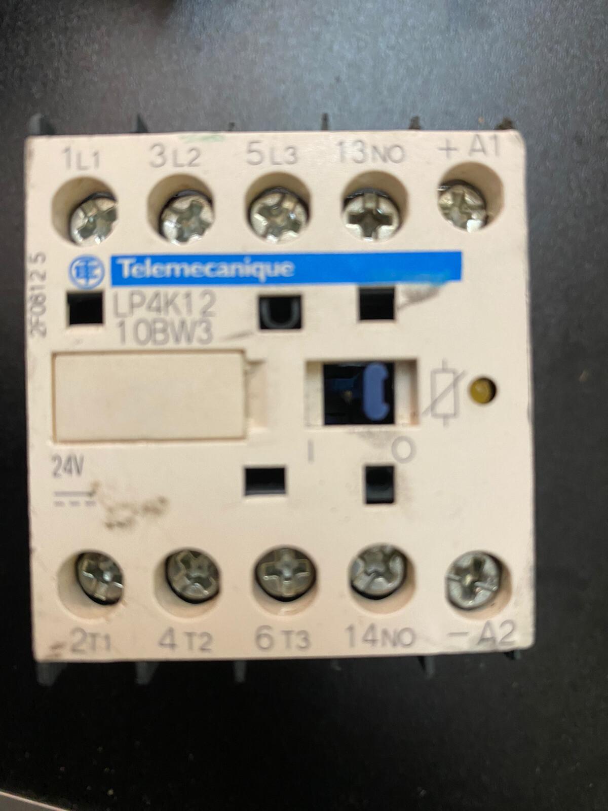 Contactor, TeSys K, 3P, AC-3, lt or eq to 440V, 12A, 1 NO aux, 24VDC coil
