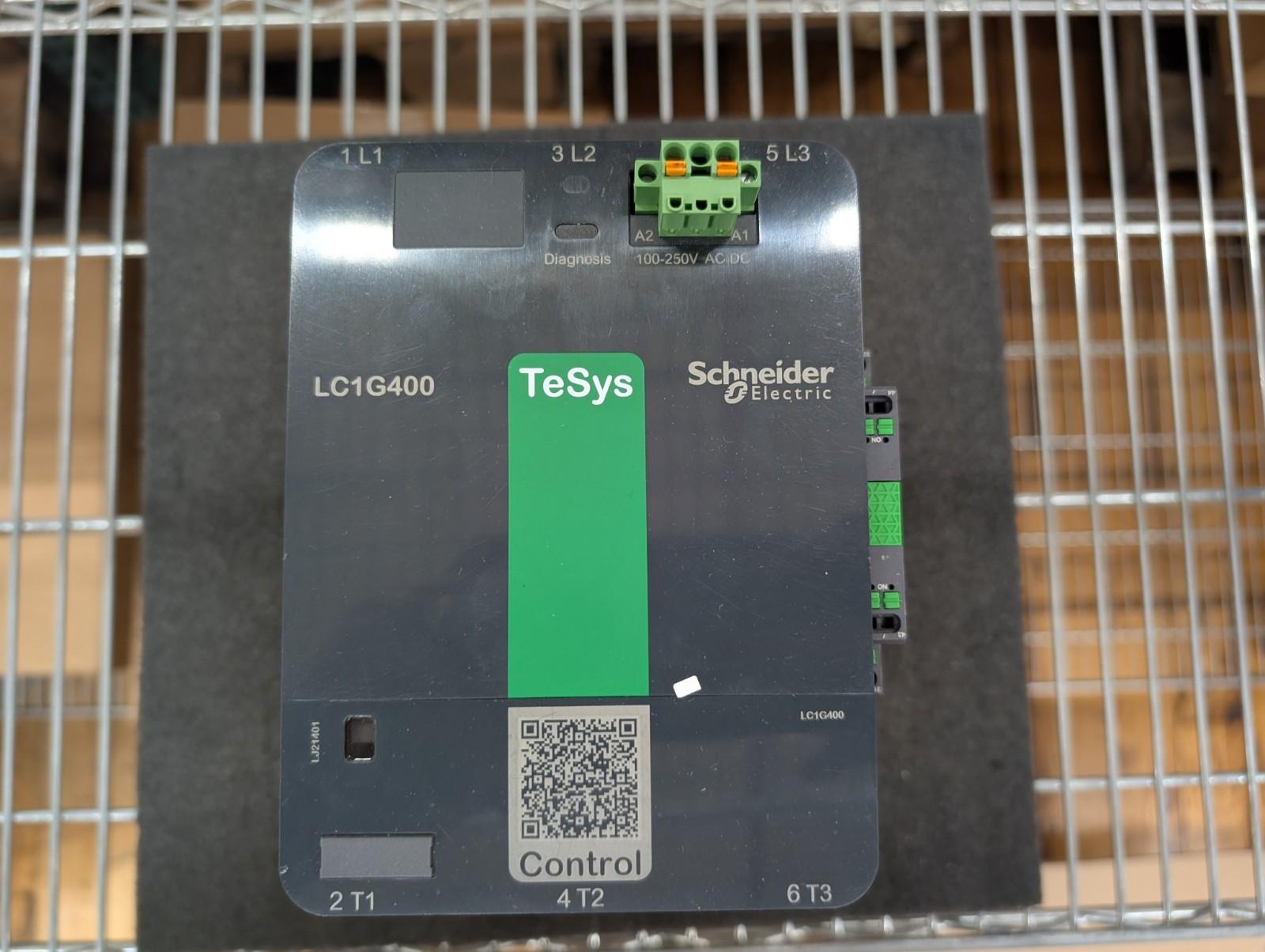 Contactor, high power, TeSys Giga, standard version, 3 pole/NO, AC-3 <=440V 400A, 100-250VAC/DC coil