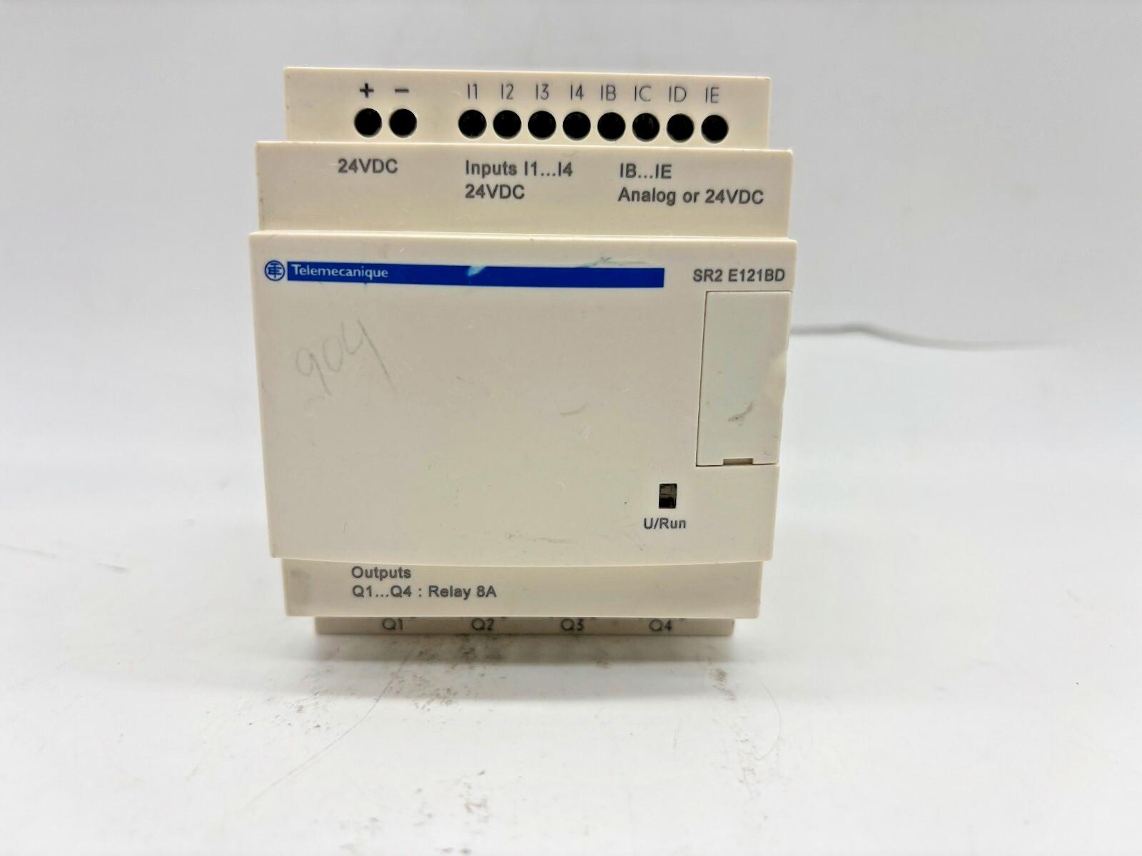 compact smart relay, Zelio Logic SR2 SR3, 12 IO, 24V DC, clock, no display