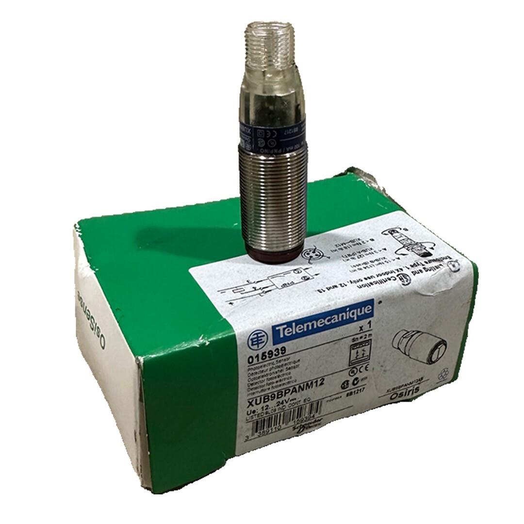 Photoelectric sensors XU, XUB, polarised, Sn 2 m, 12...24 VDC, M12
