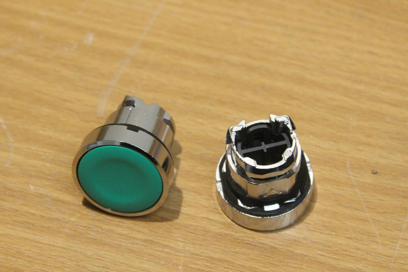 Harmony, 22mm Push Button, flush push button head, spring return, green, unmarked