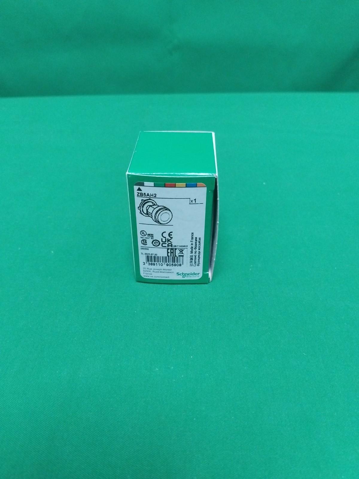 Head for non illuminated push button, Harmony XB5, black projecting, 22mm, spring return, unmarked
