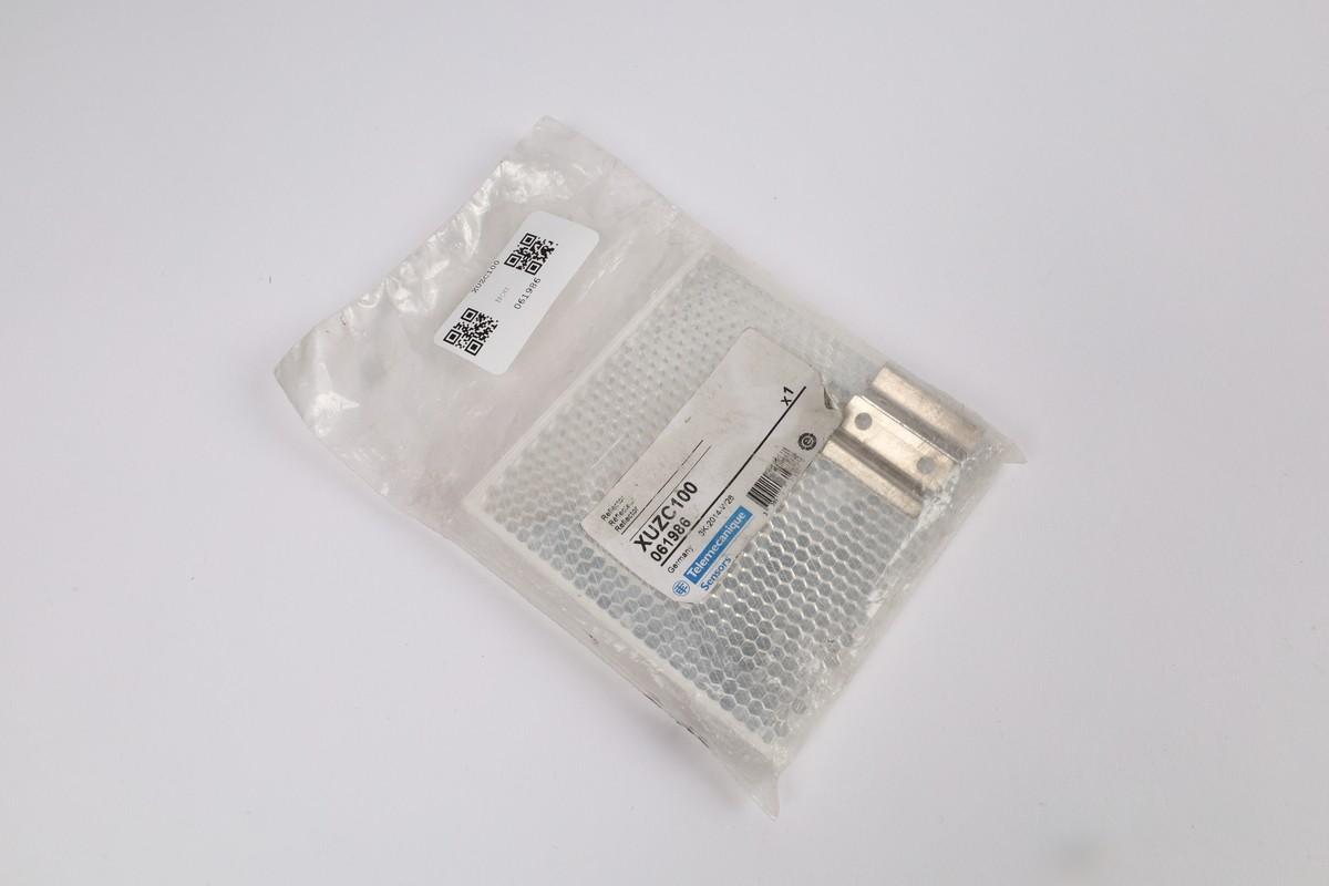 Photoelectric sensors XU, accessory for sensor, reflector, 100 x 100 mm