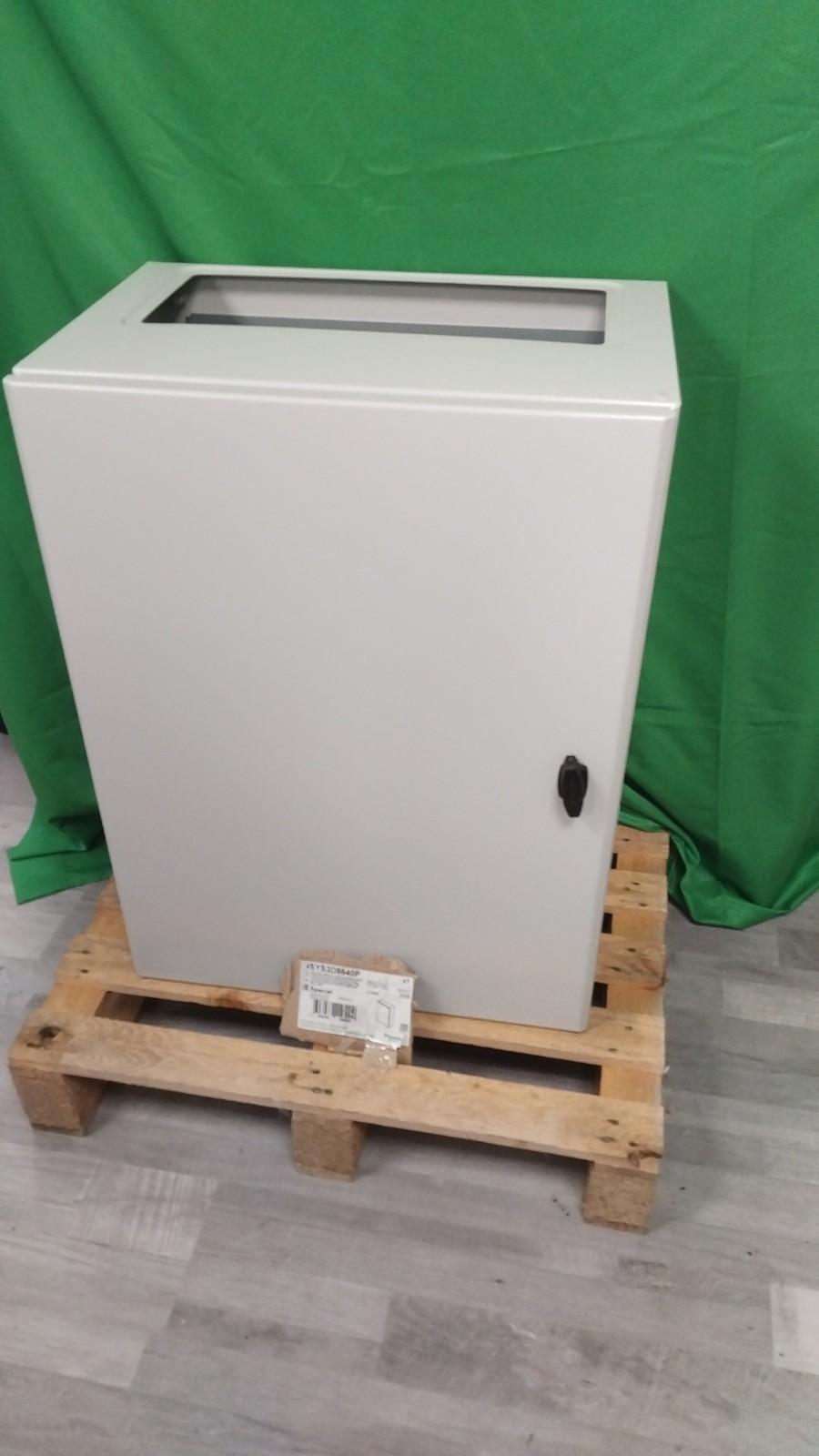 Wall mounted steel enclosure, Spacial S3D, plain door, with mounting plate, 800x600x400mm, IP66, IK10