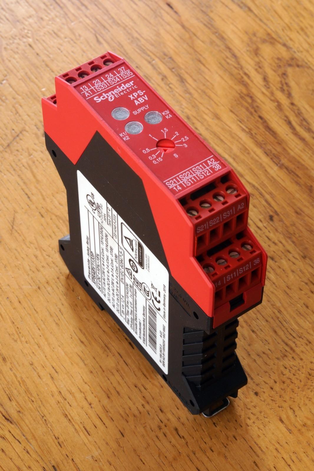 module XPSABV - stop and switch monitoring - 24 V AC/DC