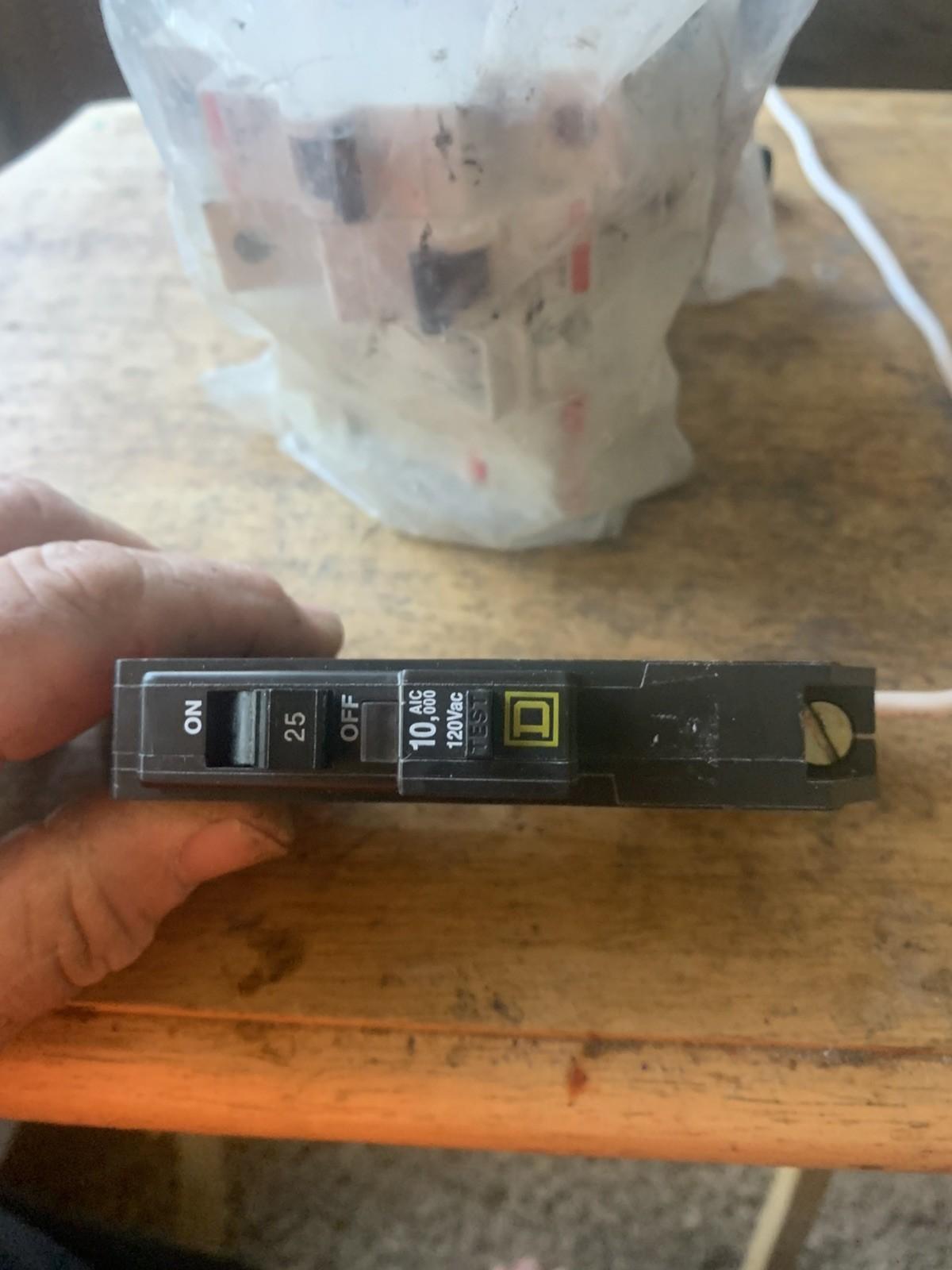 Mini circuit breaker, QO, 25A, 1 pole, 120VAC, 10kA, 30mA grd fault B, plug in mount