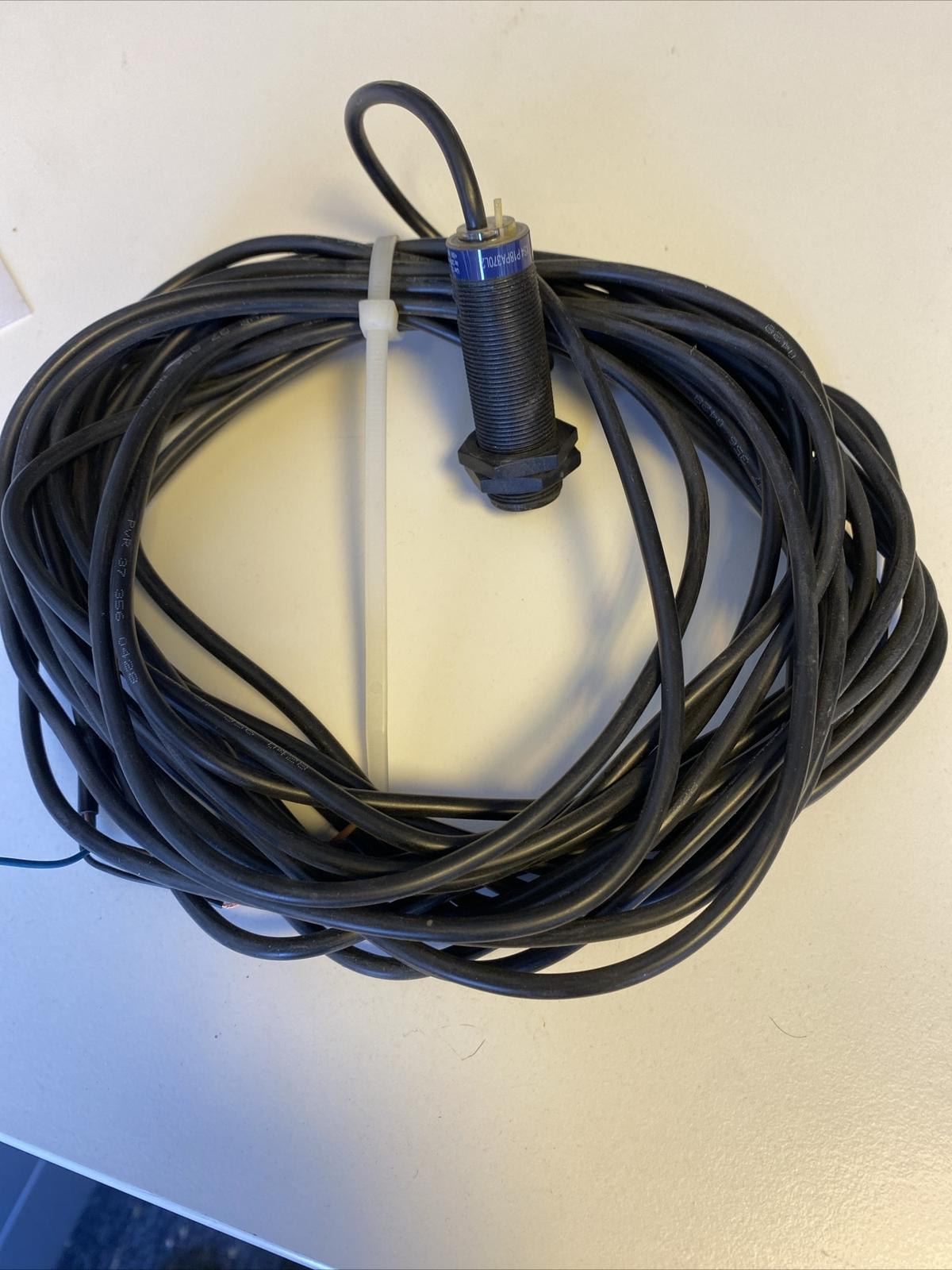 Inductive proximity sensors XS, inductive sensor XS4 M18, L60mm, PPS, Sn8mm, 12...48 VDC, cable 10 m