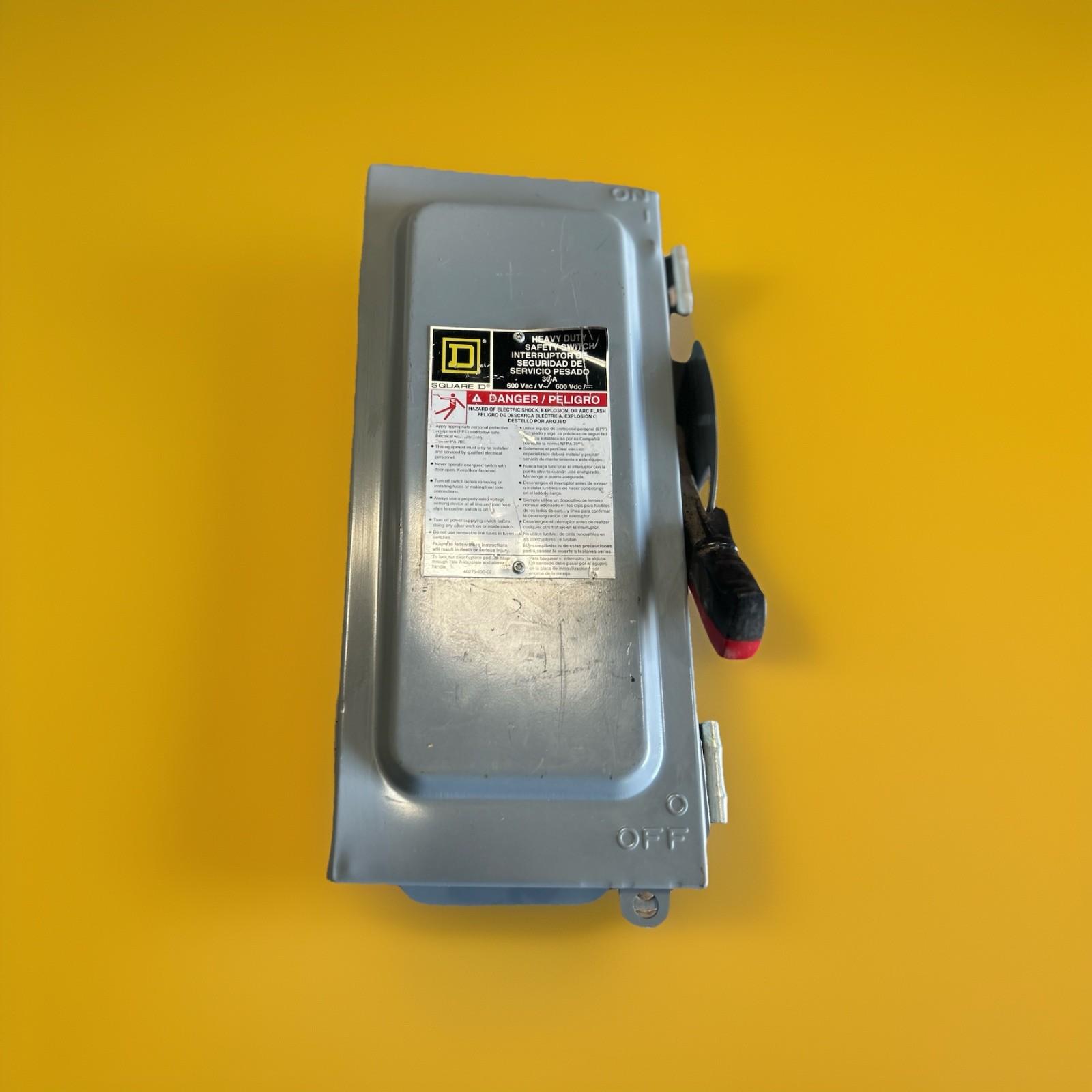Safety switch, heavy duty, non fusible, 30A, 3 wire, 3 poles, 30hp, 600VAC/DC, Type 12