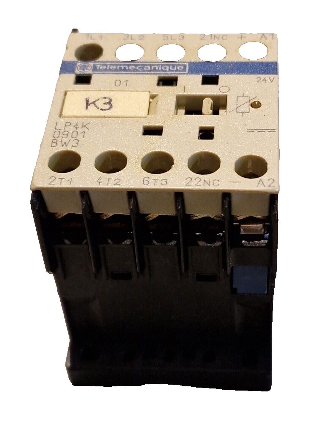 Contactor, TeSys K, 3P, AC-3, lt or eq to 440V, 9A, 1 NC aux, 24VDC coil