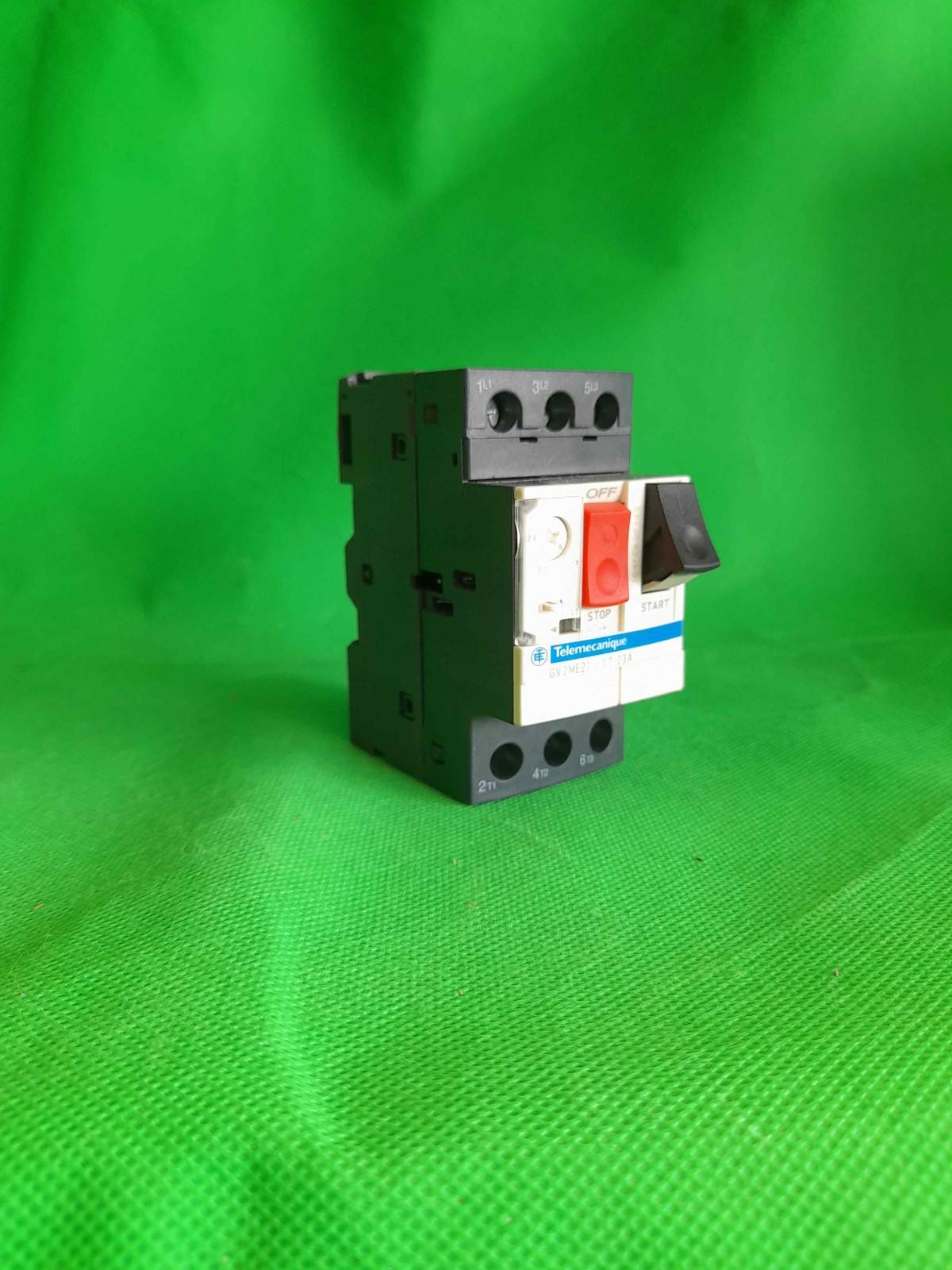 TeSys Deca Manual Starter and Protector, thermal magnetic circuit protector, push buttons, 17 to 23 A, screw clamp
